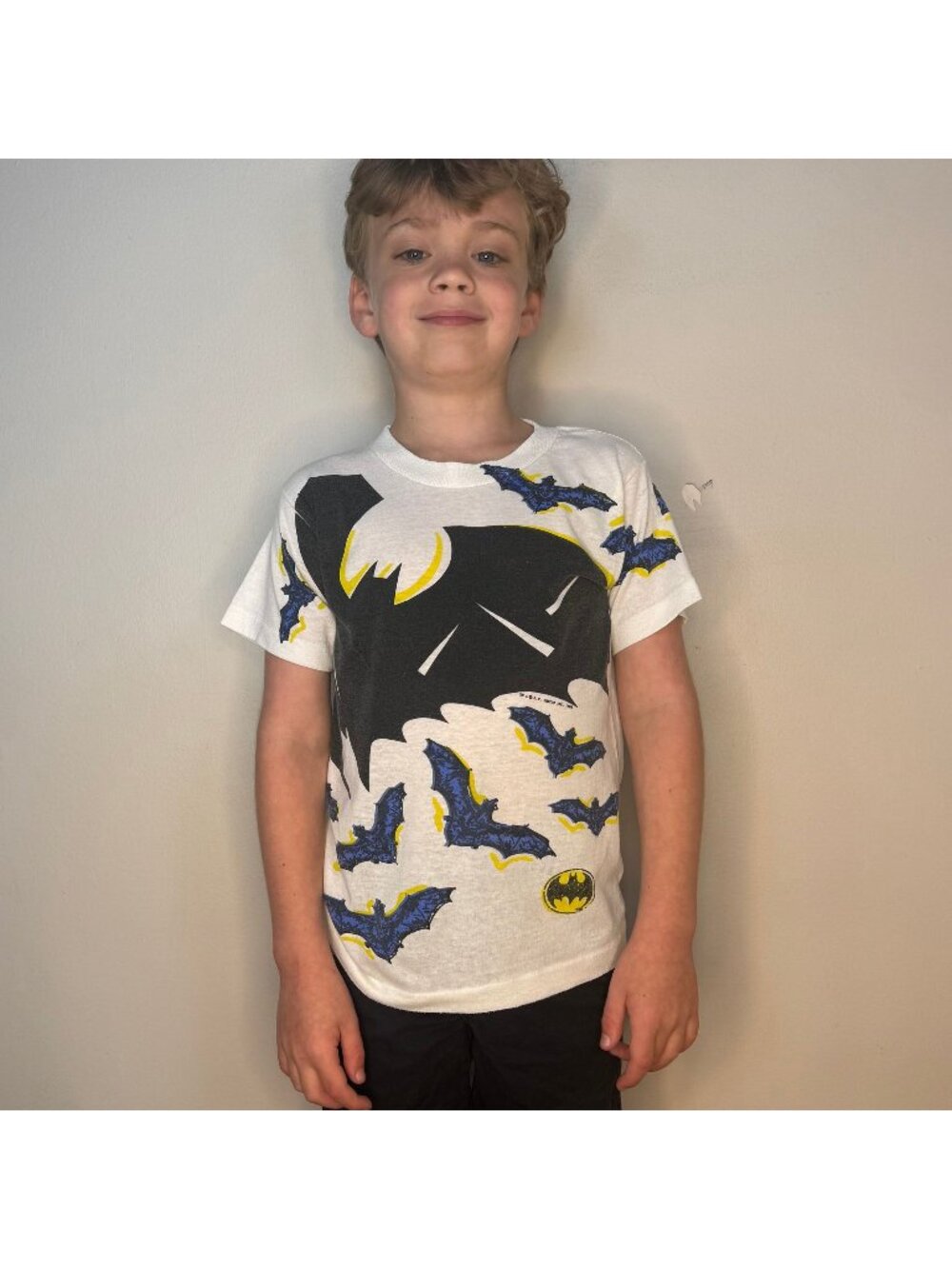Vintage 1980s Kids Batman All Over Print T-Shirt, Division 1 Size 8 Youth Medium